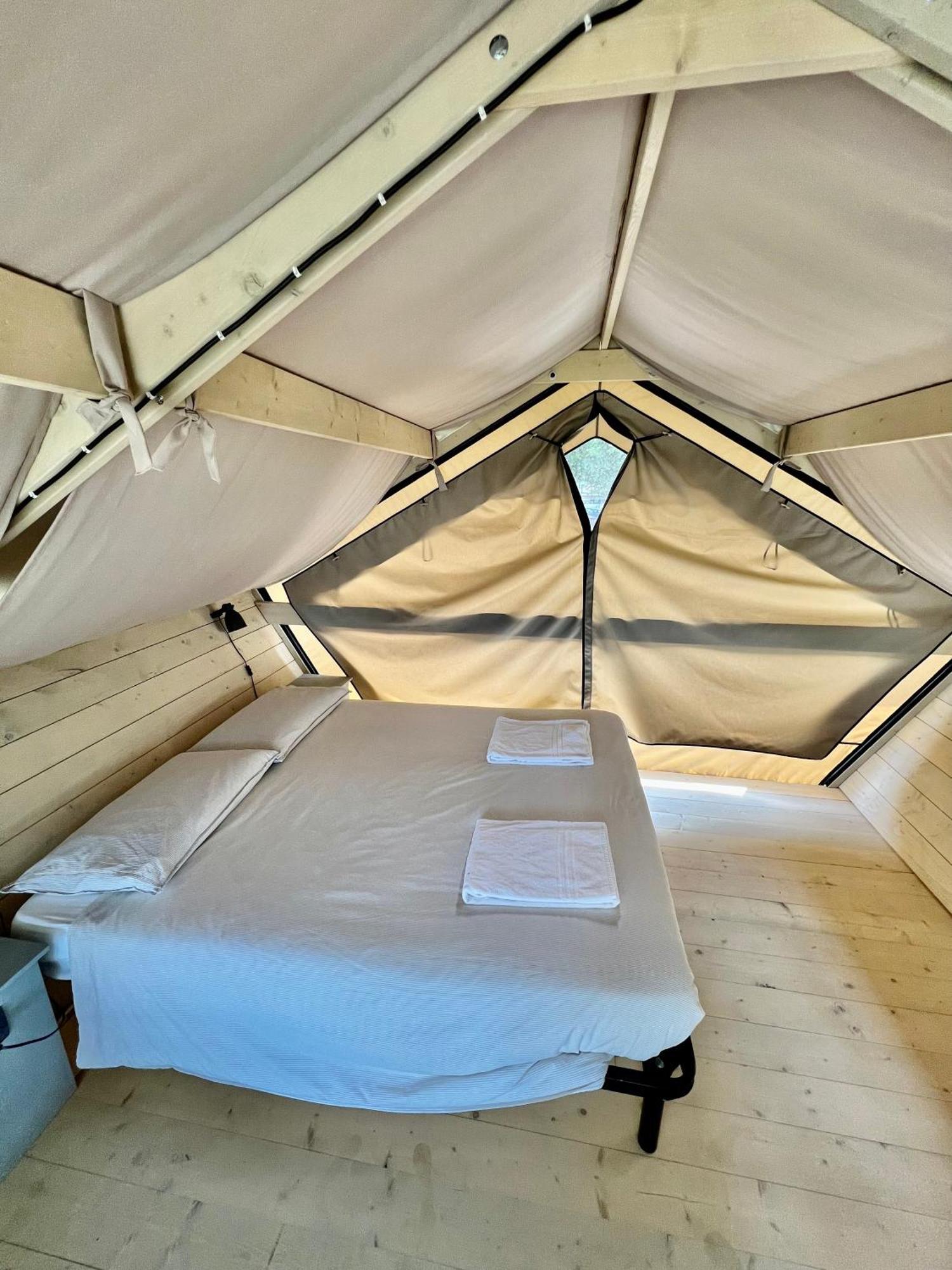 Glamping Camping Rivabella Lecco Bagian luar foto